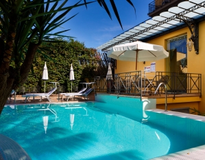 Hotel con piscina a Sorrento